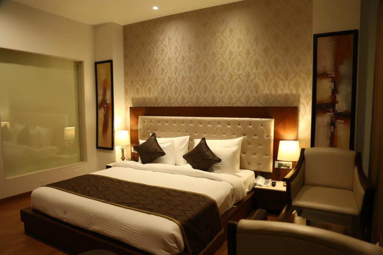 Hotel Imperia Suites Jalandhar Ngoại thất bức ảnh